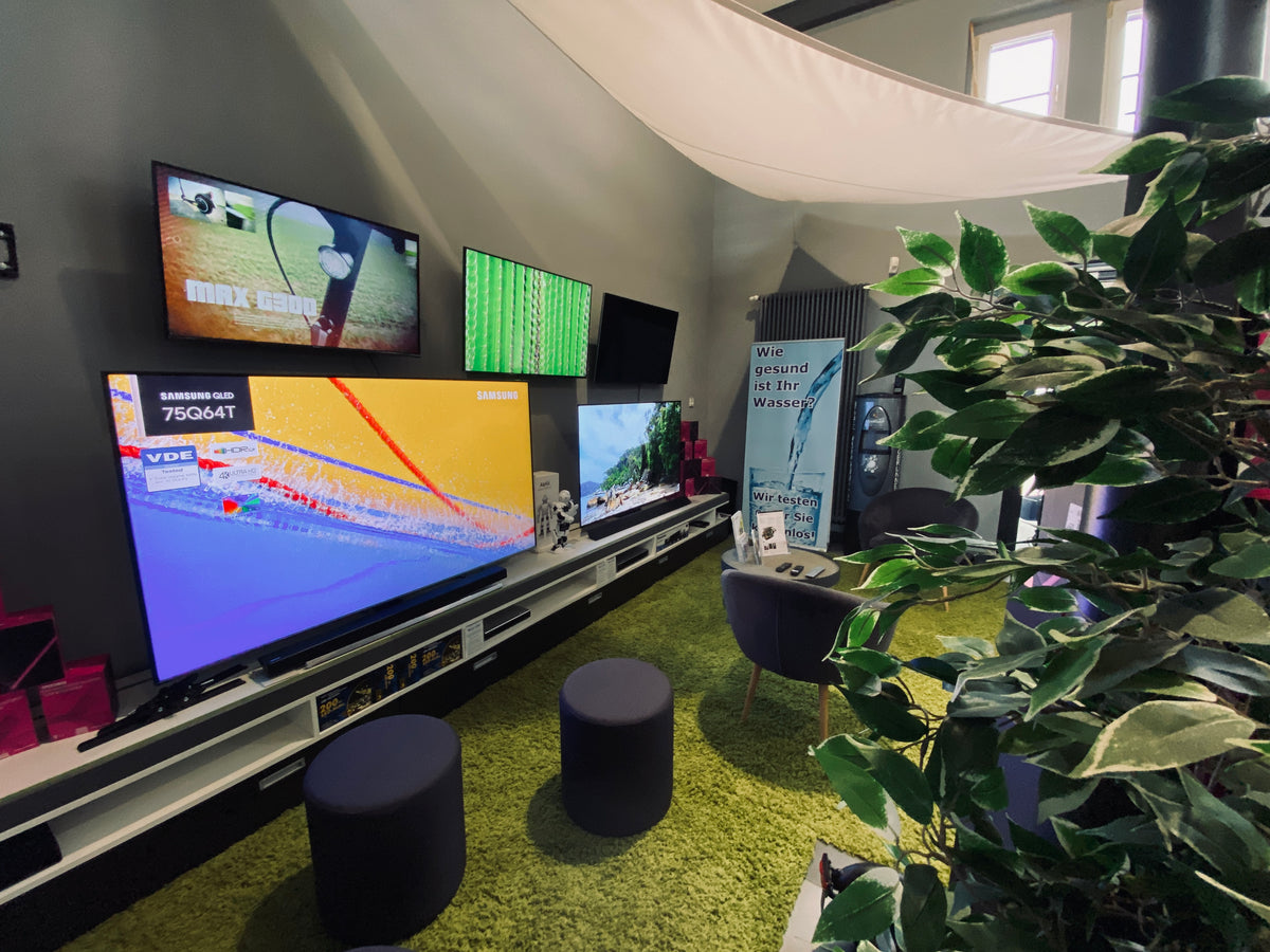 Talk-Point Store Fernseher Ausstellerfläche